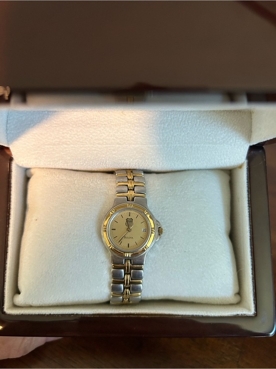 Union Pacific Two-Tone Women\'s Bracelet Watch - Gold & Silver main image 4
